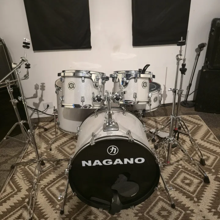 Bumbo da bateria Nagano na Sala 1